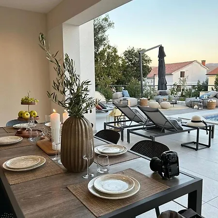 Luxury Mikolina *